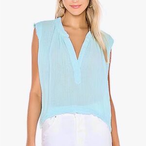 9 seed Women's Light Blue Sleeveless Top